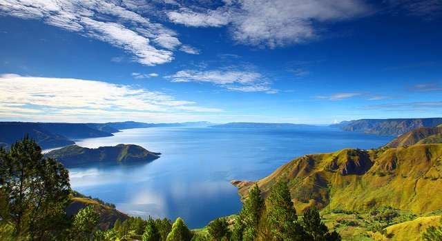 Menjelajahi Destinasi Wisata Alam Dengan Pesona Budaya Lokal